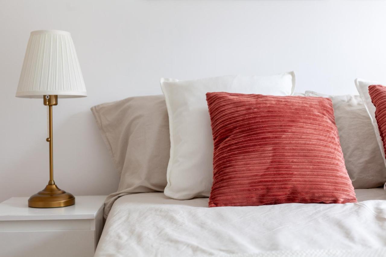 Arte Stays - 3-Bedroom Bright House London, Haggerston, Garden, Parking, 8 Min Walk To Haggerston Station, Weekly Or Monthly Stays, Serviced Accommodation - 7 Guests Exterior foto